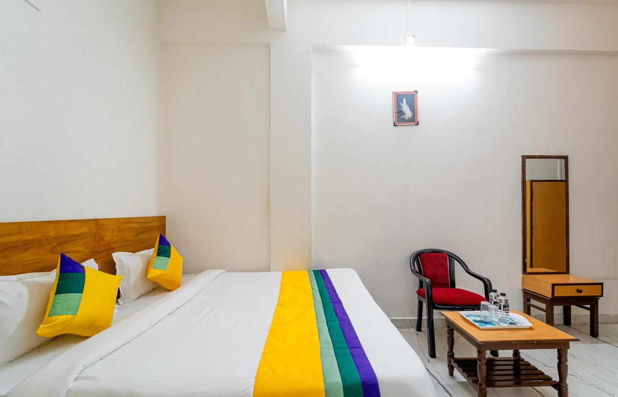 Itsy Hotels Mansi Nashik Exterior photo