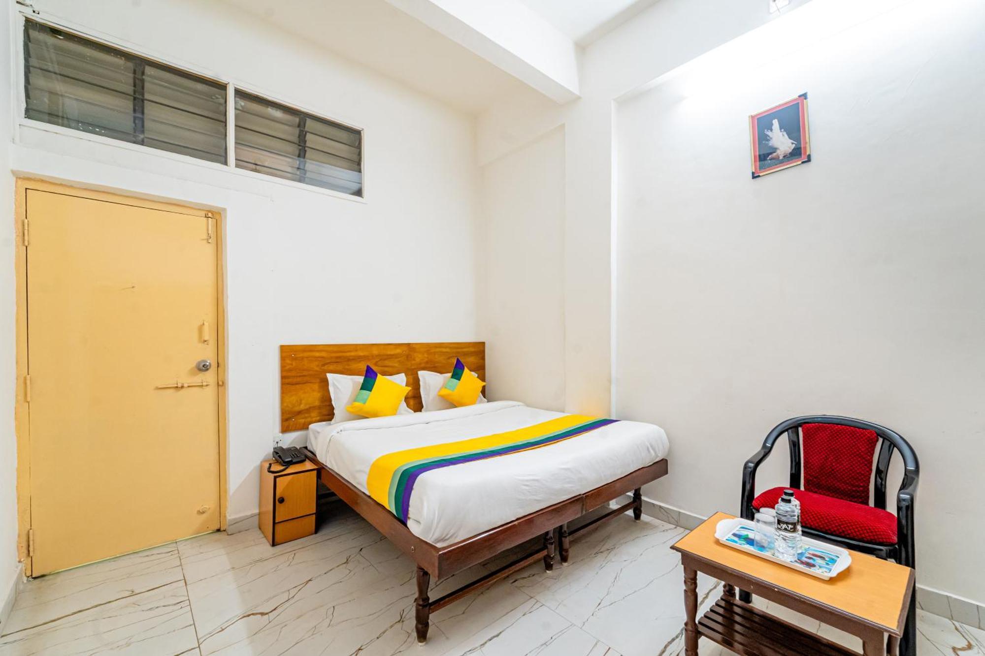 Itsy Hotels Mansi Nashik Exterior photo